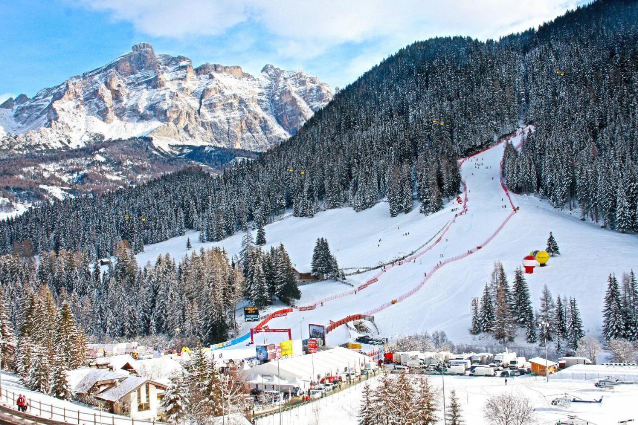 Hotel Dolomiti La Villa  Exterior photo